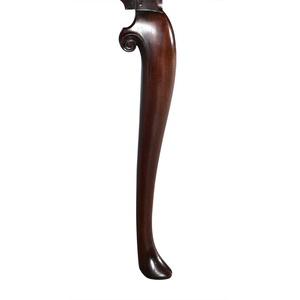 A George II Period Drop Leaf Table on Cabriole Legs