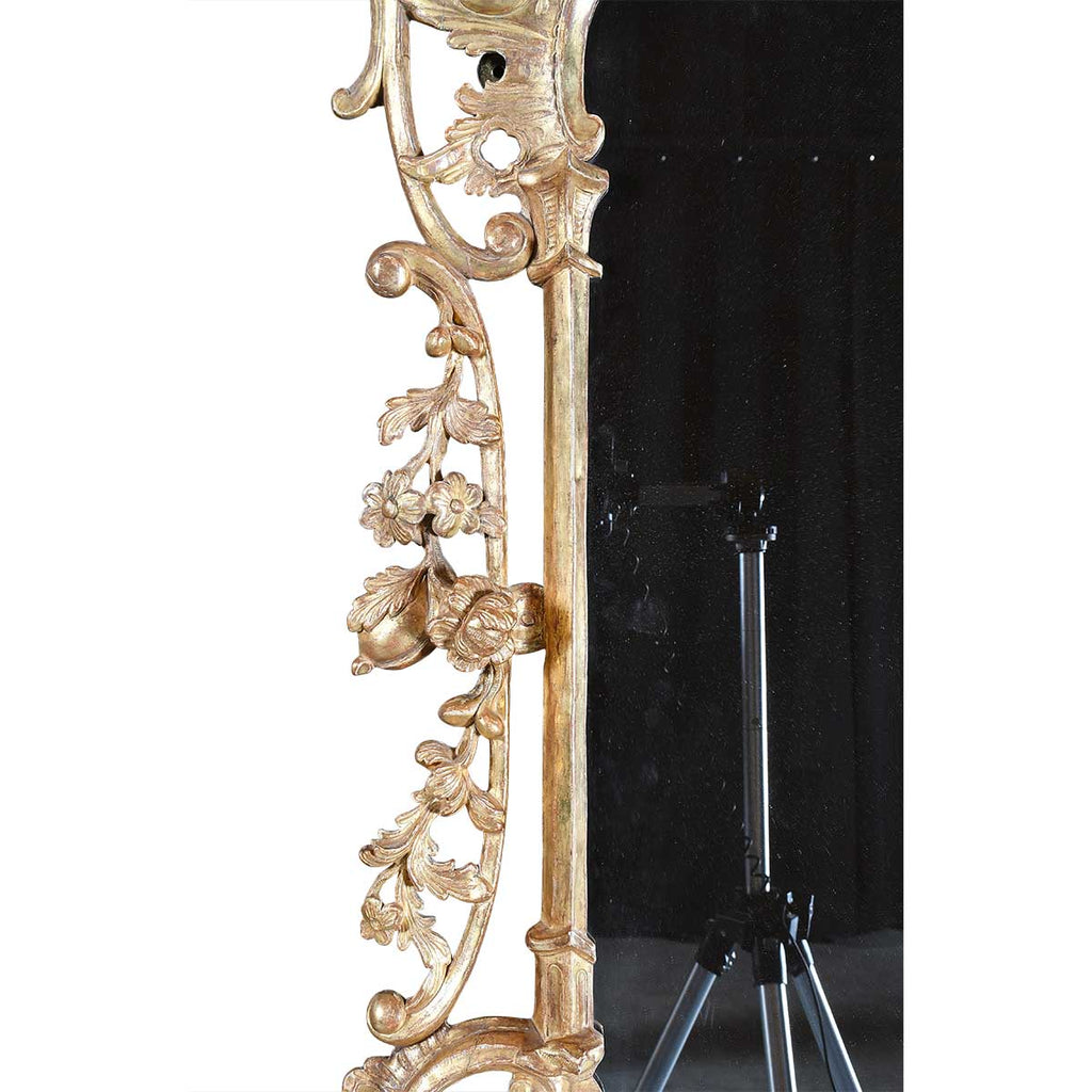 A Fine George II Period Giltwood Mirror Carved with C-scrolls and Icicles